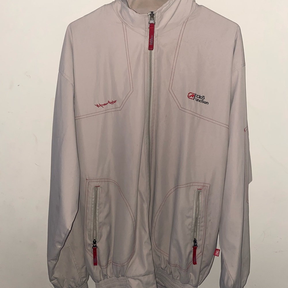 ECHO WINDBREAKER